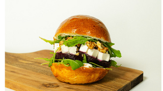 Kanapka burak z fetą