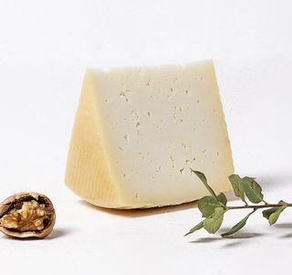 Cuña Queso Manchego Oveja Semicurado La Antigua Quesería  250Gr Aprox