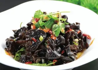 LC6 Salade de Champignons Noirs