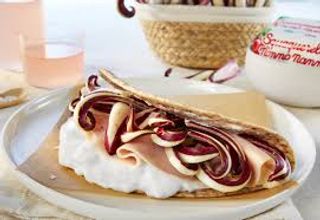 Piadina ai quattro formaggi e trevisana