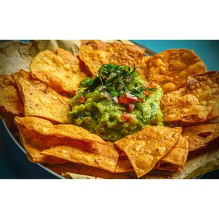 Nachos con guacamole