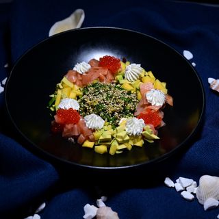 კინოას სალათი