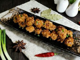 Frite De Boulettes De Porc