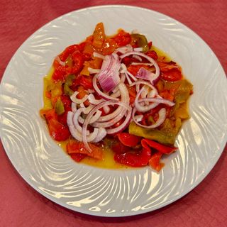 Ensalada De Pimientos Asados Al Carbon Con Cebolleta