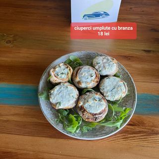 Ciuperci umplute 