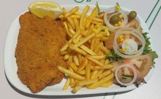 Panado de Frango com Batata e Salada