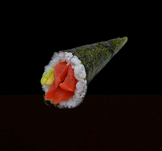 Temaki de atún y aguacate