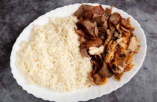 Plato De Kebab Con Arroz