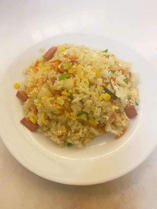 Arroz frito con pollo