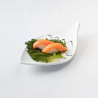 Sushi salmón (2 pzs.)