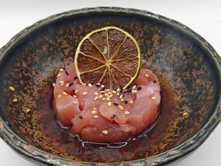 24 Tartare tuna