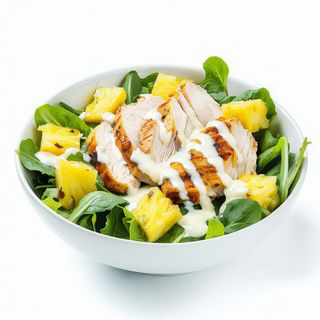 Ensalada De Pollo Con Piña Y Salsa César
