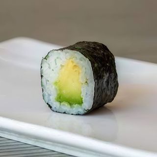 38. Uramaki de aguacate (4 uds.)