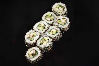 Каліфорнія з вугрем в кунжуті (245гр)