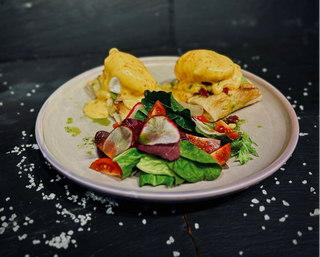 Uovo in camicia con salmone