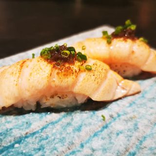 Nigiri De Salmón Flameado (2 Pzs.)