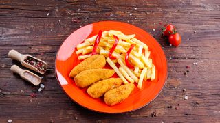 Aripioare picante cu cartofi pai