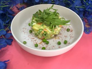 Олівє з лососем та соусем цезар 290г