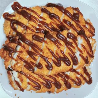 Pollo Crujiente Con Salsa Teriyaki Sobre Arroz Blanco