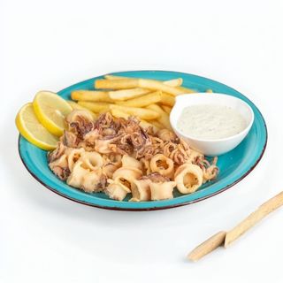 Pržene lignje i pomfrit