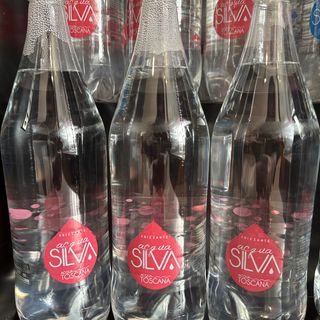 Acqua frizzante grande