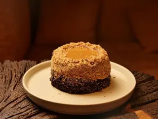Брауні з карамеллю та горіховим праліне (115g)