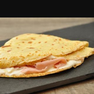 Crêpe con bresaola funghi e rucola 