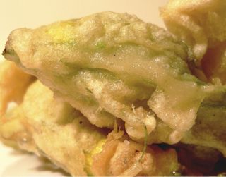 Fiori di zucca in pastella