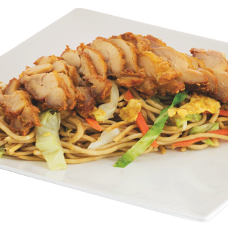 #25 Tallarines con muslo de pollo