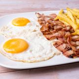 Huevos Fritos con Bacon & Patatas Belgas (as Rubias) 