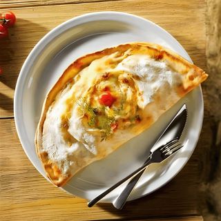 Calzone preklopljena pizza
