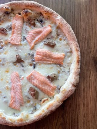 Pizza Mar y Montaña