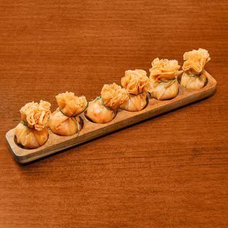 Fagottini di gamberi fritti
