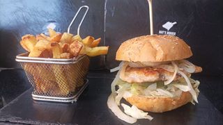 Hamburguesa granjera de pollo a la parrilla