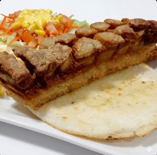 Arepa Con Chicharrón