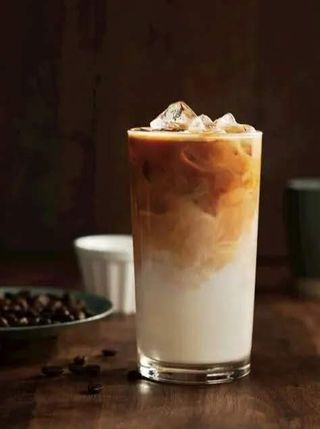 Frappè caffè con caramello e latte freddo