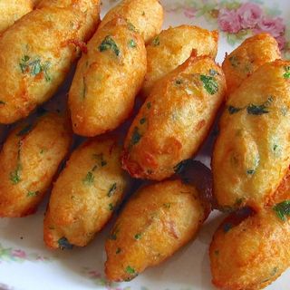 Pastes de Bacalhau