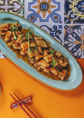 Курица в кисло-сладком соусе (300 гр.)