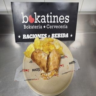 1 Boka&Roll + 1 ración de Patatas + 1 Bebida
