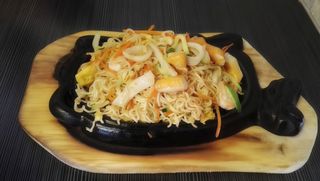 Spaghetti giapponesi alla piastra