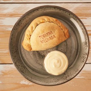 Empanadas di Carne Mechada