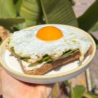 Avocado toast e uovo 