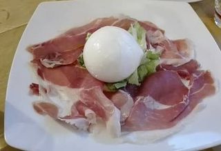 Prosciutto crudo e bufala