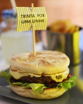 Trinta por Uma Linha