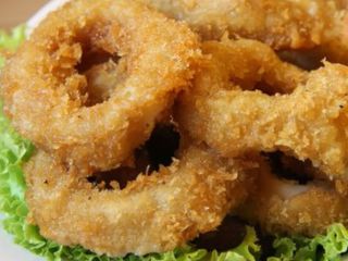 Кільця кальмара в хрусткому клярі 