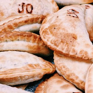 Empanada Especial de Jamón con Mozzarella y Azul