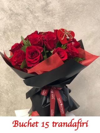 Buchet 15 trandafiri