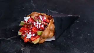 Bubble Waffles Nutella & Fruits