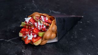 Bubble Waffles Nutella & Fruits