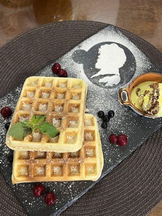 Бельгийские Вафли с мороженым (2 шт.)